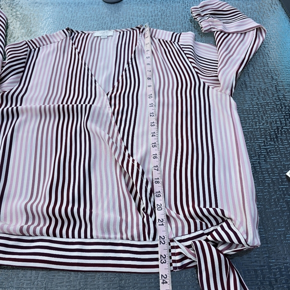 Loft Faux Wrap Style Top, size Large Petite, VGUC - Picture 11 of 11